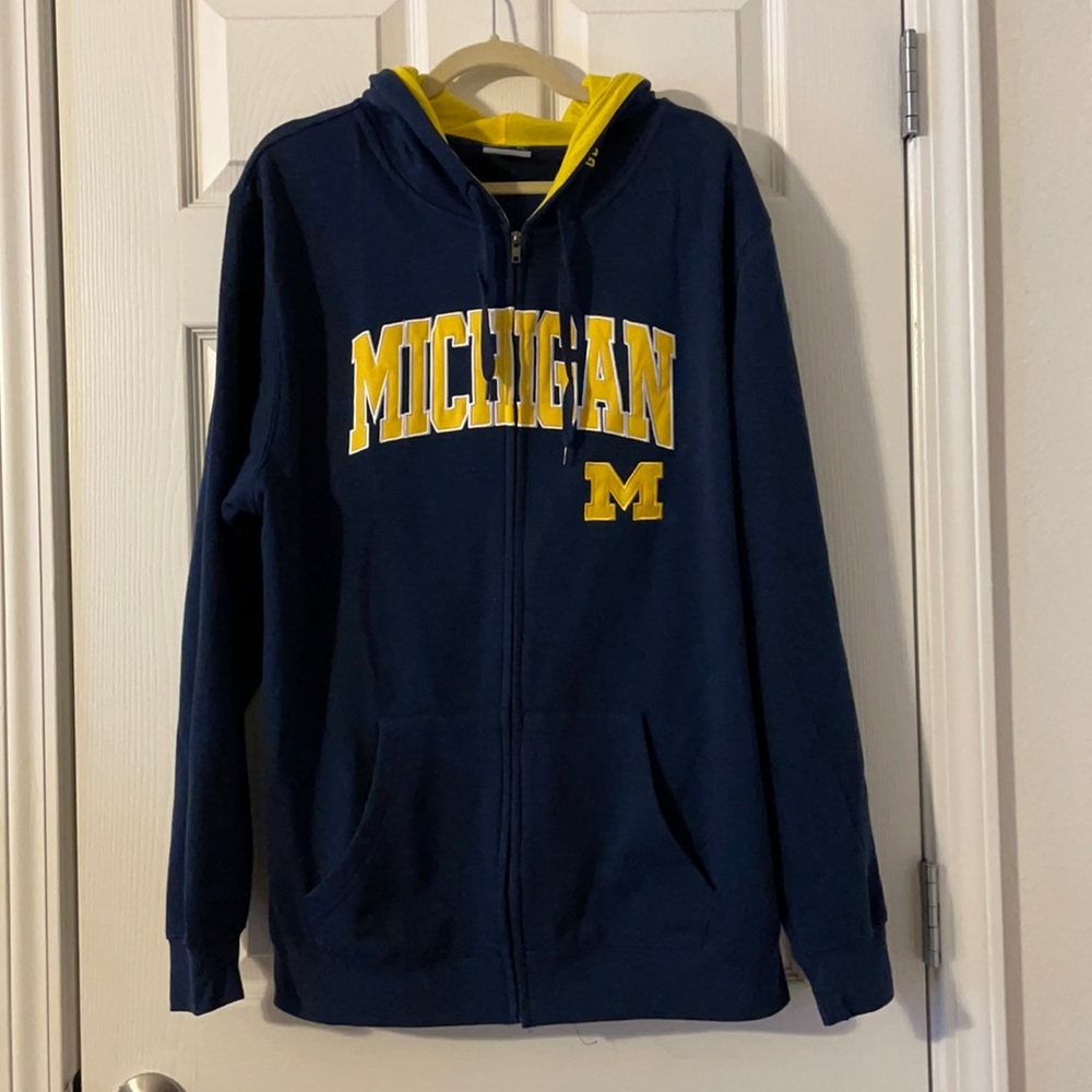Michigan Wolverines zippered hoodie, size XL